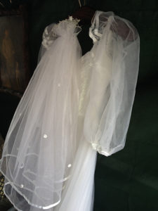 Brautkleid vom Flohmarkt