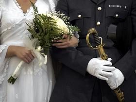 Hochzeit in Bundeswehr Uniform